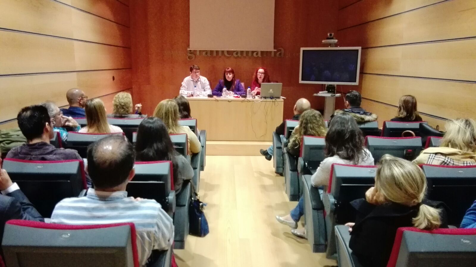 Presentación de ASINCA a los diseñadores de Gran Canaria Moda Cálida